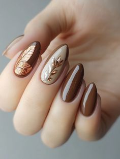 fall nails ideas 2024, autumn nails inspiration Nail Atum Designs, Autumn Manicure 2024, Atum Nails 2024, Short Nail Fall Designs, Nail Fall 2024, Atum Nails, Brown Nail Art Designs, Fall Nail Art Autumn, Thanksgiving Nails Design Fall