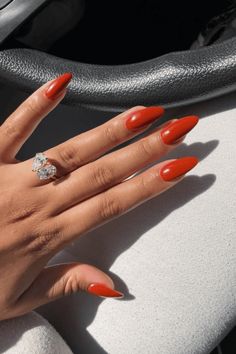 15 Drool-Worthy Fall Nail Colors For Pale Skin Tones That SLAY! Burnt Orange Red Nails, Orangy Red Nails, Burnt Orange French Tip Nails, Dark Orange Nails Fall, Rust Colored Nails, Rust Orange Nails, Terracotta Nails, Burnt Orange Nails, Red Orange Nails