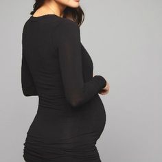 Gone are the days when being pregnant would mean shutting oneself in a closet. Be stylish and comfortable at the same time during your pregnancy by wearing this lovely super slim fit tee from Oasis Shirts. The solid black color of this tee makes you look all the classier and elegant, while the lovely fabric keeps your baby bump comfortable and in shape.