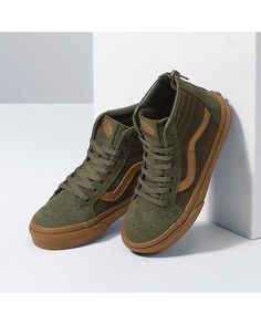 Sk8-Hi Zip Shoe