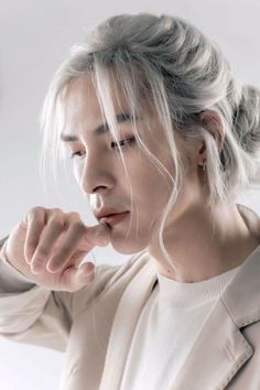 Grey Hair Boy, Platinum Blonde Hair Men, Icy Blue Hair, Silver Hair Men, White Hair Men, Long Platinum Blonde, Long Silver Hair, Grey Hair Men, Long White Hair