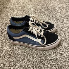 Women’s Size 6.5 Navy Old Skool Vans These Shoes Have Been Treated With Care! In Great Condition. I Just Don’t Wear Them Like I Thought I Would! With A Simple Cleaning They Will Look Brand New. Blue Vans Outfit, Vans Old Skool Navy, Dark Blue Shoes, Navy Vans, Vans Shoes Women, Vans Old School, Old Skool Vans, Shoes Aesthetic, Vans Outfit