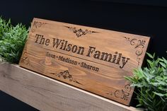 PERSONALIZED Wood Sign With Family Name and Members Custom - Etsy Fall Garden Flag, Family Wood Signs, Personalized Wood Signs, Engraved Sign, Talavera Tiles, Wooden Planks, Hand Painted Wood, Family Signs, Engraved Wood