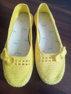 CrafterlyShoes Made with love & passion. Materials : cotton, wool, acryl, rubber sole, felt insole Color : Yellow & White Design : Yellow Ribbon Sizes available : -35 -36 -37 -38 -39 Please provide your size in centimeters for better fitting! When placing the order, please mention the code of the color you want. All of our boots are handmade. Casual Yellow Slippers For Spring, Casual Yellow Slippers With Rubber Sole, Casual Yellow Flat Slippers, Yellow Casual Flat Slippers, Yellow Closed Toe Slip-ons With Rubber Sole, Yellow Lace-up Running Shoes With Rubber Sole, Yellow Closed-toe Sandals With Rubber Sole, Spring Yellow Slip-on Wedge Sandals, Yellow Slip-on Espadrilles For Beach