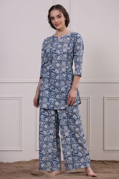 Lounge wear set Kurti Pair, Blue Loungewear, Cotton Dresses For Women, Cotton Dresses Online, Cotton Night Dress, Coord Sets, Women Cotton Dress, Aesthetic Ootd, Dresses Design