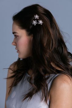 Soho Style Mini Flower Barrette SKU : AC7601 Magnetic closure Available in 15 colors A mini flower-shaped barrette embellished with fine crystals. Our best-selling mini magnetic barrettes come in all shapes and colors! Imported South Indian Wedding Hairstyles, Dramatic Wedding Makeup, Black Wedding Hairstyles, Soho Style, Wedding Hairstyles Medium Length, Indian Wedding Hairstyles, Bridal Makeup Wedding, Long Hair Wedding Styles, Natural Wedding Makeup