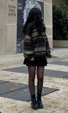 Skirt Outfits Aesthetic, Trendy Skirts, Miniskirt Outfits, Trendy Fall Outfits, Looks Street Style, Baggy Pants, Outfit Inspo Fall, Edgy Outfits, Grunge Outfits