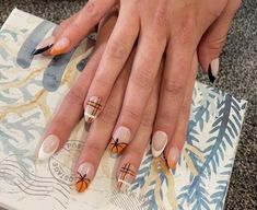 Halloween Nails Ghosts And Pumpkins, Fall Nails 2024 Halloween, Pumpkin French Nails, Halloween Plaid Nails, French Tips Fall Nails, Fall Nails Pumpkins, Fall Nails Inspo 2024, Pumpkin French Tip Nails, Halloween Nails Oval