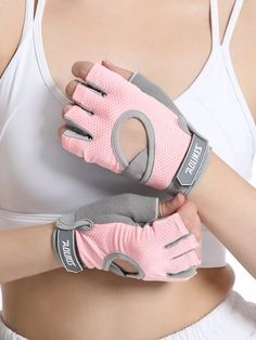 luva da shein para musculação e crossfit Gym Gloves Women, Weightlifting Gloves, Sport Gloves, Climbing Gloves, Summer Gloves, Weight Lifting Gloves, Gym Gloves, Fashion Gloves, Workout Gloves