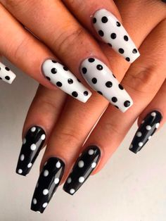 White Nails With Polka Dots, Black White Nails Ideas, Black And White Polka Dot Nails, Dot Acrylic Nails, Nola Nails, Nails With Dots, Black Dot Nails, Dotted Nails, Nails Dots