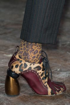 Dries Van Noten Fall 2016 Dries Van Noten Shoes, Eccentric Shoes, Late Summer Outfits, Runway Shoes, Shoe Art, Crazy Shoes, Dries Van Noten, Shoe Lover, Fall 2016