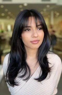 Messy Wavy Hair, Layered Hair With Bangs, 2023 Hair, Hair Adviser, Hairstyles For Layered Hair, Hair Stylies