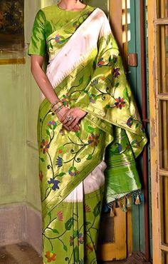 Blouses Designs, Saree Fashion, Saree Blouse Designs Latest, Pattu Saree, Blouse Designs Latest, Banarasi Saree, Ikkat Saree, Bride Wear, Banarasi Sarees