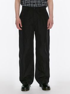 This is a trendy and minimal pants by Millo Archive that is made out of high quality and sturdy material. With distinctive mood of the design and comfortable wear, you can style it for your casual daily outfit.- Relaxed silhouette- Metal cantons detail- Thickness suitable for all four seasons Solid Color High-waisted Pants For Streetwear, Relaxed Fit Parachute Trousers, Solid Techwear Wide-leg Pants, Solid Wide-leg Techwear Pants, Solid Color Techwear Wide-leg Pants, Urban Style Solid Trousers, Solid Color Wide-leg Techwear Pants, Urban Style Solid Color Trousers, Urban Style Trousers