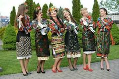 Folk Festival, Afghan Dresses, Beauty Dress, My Heritage, Traditional Dresses, Floral Skirt, Batik