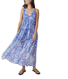 Maxi Design, Blue Maxi Dress, Maxi Dress Online, Dressy Dresses, Romantic Lace, Blue Maxi, Floral Print Maxi Dress, Floral Print Maxi, Maxi Dress Blue