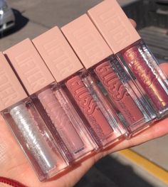 If you are a fan of the Maybelline glosses like me.  Go to a beauty product store or pharmacy to buy this essential product. So that your lips are shiny and healty ;) Maybelline Gloss, Gloss Maybelline, Maybelline Lip Gloss, Maybelline Products, Dior Cosmetics, Glitter Gloss, Makeup Haul, Your Lips