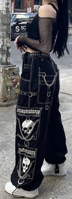 Streetwear Goth Fashion, Latina Rock Aesthetic, Alt Clothing Aesthetic, Dark Goth Clothes, Baggy Goth Clothes, Goth Outfit With Jeans, Goth Asthetics Outfit, Goth Skater Outfits, Alt Outfits With Pants