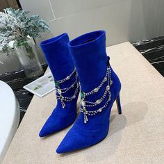 Boots Hi-Heels "Maharajah"-Boots-Pisani Maura-blue suede-35-Pisani Maura Types Of Shoes For Women, Cute Shoes Boots, Luxurious Shoes, White Leather Shoes, Backyard Pools, Fab Shoes, Shoes World, Green Dragon, Girly Shoes