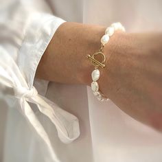 Pearl Toggle Clasp Bracelet. Gold Filled Pearl Bracelet. Pearl - Etsy Pearl Beaded Bracelet, Toggle Clasp Bracelet, Pearl Bracelet Wedding, Gold Pearl Bracelet, Silk Bracelet, Bracelet Pearl, Clasp Bracelet, Marken Logo, Freshwater Pearl Bracelet