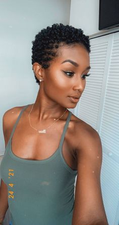 Natural Hair Specialist - Salon Brazyl (Curls & Texture University) I Florida I CurleeMe Natural Hair Pixie Cut, Natural Hair Twa, Curly Cut, Cabello Afro Natural, Curly Styles, Curly Pixie Haircuts