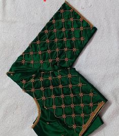 Green Blouse Handwork Designs, Green Blouse Designs For Saree Silk, Banaras Blouses, Green Silk Blouse Designs, Simple Green Blouse Designs For Saree, Green Blouse Aari Work Designs, Green Embroidery Blouse, Blouse Modal, Work Blouse Hand Designs