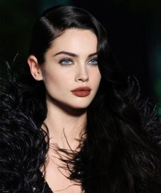 Pale Skin Dark Hair Makeup, Margot Ross, Dark Hair Pale Skin, Dark Hair Makeup, Pale Women, Feminine Makeup, Hair Pale Skin, Dark Makeup, Elegant Makeup