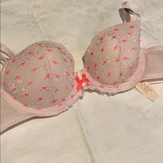 - Pretty Light Pink Bra With Lace Detail - Brand New And Never Worn Bogo 50% Off All Intimates (Discount Applied To Items Of Equal Or Lesser Value) Includes All Bras, Slips, Lingerie, Sleepwear Make A Bundle And I Will Honor The Bogo Thanks For Stopping By! Be Sure To Check Out The Other Items In My Closet. 2+ Bundle Discount Of 10% Off. Offers Always Welcome Bras Cute, Coquette Bra, Aesthetic Intimates, Chiffon Bra, Green Bralette, Yellow Bra, Lace Halter Bralette, Red Bra, Cute Bras