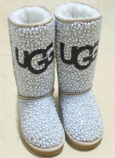 UGG's season is coming, I'm glad I can put on my favorite shoes. Last year I bought a few pairs of UGG in this website, the quality was satisfied, and very cheap, only $39. Ugg Boots Sale, Uggs For Cheap, Ugg Boots Cheap, Cinderella Slipper, Ugg Boots Outlets, Ugg Classic Tall, Chanel Boots, Boot Bling, Shoes Outlet