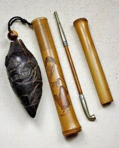 Kiseru Pipe, Japanese Ornaments, Art Through The Ages, Pipe Shop, Meiji Period, Modern And Antique, Scent Bottle, Vintage Beauty, Asian Art