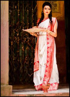 Bengali Wedding Dress, भारतीय दुल्हन संबंधी, Bengali Fashion, Bridal Pose, Bengali Saree, Saree Wearing Styles, Saree Draping Styles