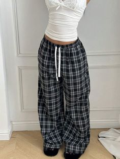 Details:Drawstring \nStyle:Casual \nClosure Type:Drawstring Waist \nDetails:Pocket \nColor:Black and White \nPattern Type:Plaid \nType:Wide Leg \nWaist Line:Natural \nLength:Extra Long \nFit Type:Loose \nFabric:Non-Stretch \nMaterial:Polyester \nComposition:70% Polyester \nComposition:30% Cotton \nCare Instructions:Machine wash or professional dry clean \nTemperature:Spring/Fall (18-25℃/63-77℉) \nBody:Unlined \nSheer:No \n Baggy Pajama Pants, Plaid Pants Pjs, Fluffy Pajama Pants, Cute Pj Pants, Pajama Pants Outfit, Plaid Pj Pants, Plaid Pjs, White Pajamas, Bday Wishlist