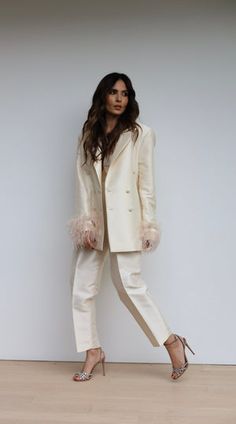 Pearl Blazer, Outfit Chic, White Suit, Outfits Casuales, Passion For Fashion, Classy Outfits, Suits For Women, Work Outfit