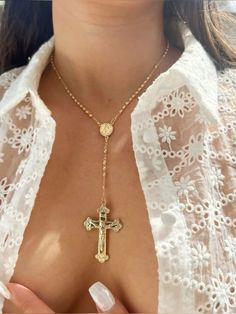 Jewelry Nails, Leo Girl, Jewelry Aesthetic, Catholic Jewelry, Dream Jewelry, Jewelry Inspo, Pretty Jewellery, Art Jewelry, Aesthetic Fashion