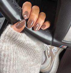 Dip Powder Nails With French Tip, Round Nails Colors, Round Nail Designs, Simple Fall Nails, Nagellack Trends, September Nails