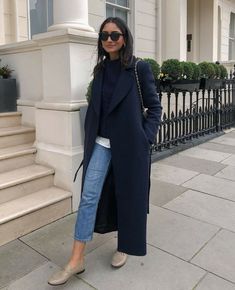 Long Wool Coat Outfit, Coat Outfits For Women, Winter Coat Trends, Long Wool Coat Women, Navy Winter Coat, Long Coat Outfit