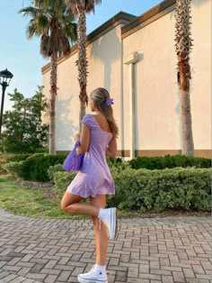 Purple Monochromatic Outfit, Coconut Girl Outfits, Purple Monochromatic, Converse Outfit Summer, Flower Dresses Outfit, Purple Dress Outfits, Lavender Outfit, High Top Converse Outfits, White Converse Outfits