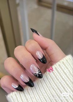 Nails Inspo Trendy 2023, Guts Nails, Dark Coquette Nails, Acubi Nails, Croquette Nails, Coquette Nails, Pretty Gel Nails, Minimalist Nails