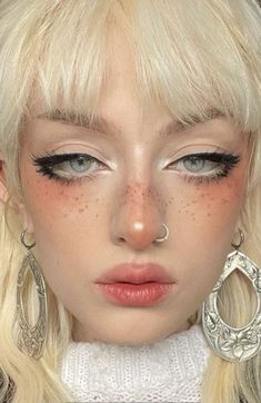 Makeup Edgy, Alt Makeup, Swag Makeup, Photographie Portrait Inspiration, Dope Makeup, Fairy Makeup, Edgy Makeup, Creative Eye Makeup