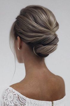 Mob Hair Styles Updo, Twisted Bridal Updo, Chignon For Medium Length Hair, Mother Of The Bride Hair With Fascinator, Half Updo Medium Hair, Elegant Hairstyles For Wedding Guest, Loose Updos For Medium Hair, Mother Of The Bride Hairstyles Over 50, Mother Hairstyles