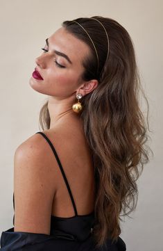 A double-row headband in shiny goldtone plate adds glamour to any look and any hairdo. Metal Made in the USA Glossier Headband, Bride Era, Lelet Ny, Dome Earrings, Floral Comb, Halo Headband, Headband Jewelry, Cocktail Jewelry, Bridal Hair Accessories