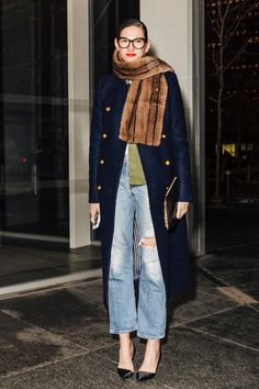 Ripped Jeans Street Style, Jenna Lyons Street Style, Jenna Lyons Closet, Jenny Lyons Style, Jena Lyons Style, Jenna Lyons Style 2023, Stylish Street Style