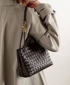 Bottega Veneta Bag Tote, Bottega Veneta Andiamo, Back To University, Bottega Bag, Bottega Veneta Bag, Pretty Bags, Outfits Winter, Handbag Shoes, Cute Bags