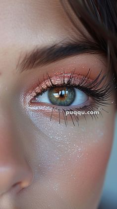 Romantic Eye Makeup, Pink Eyeshadow Looks, Light Pink Eyeshadow, Skincare Favorites, Pink Eyeshadow Look, 20 Makeup, Mekap Mata, Makeup Looks For Green Eyes, Peach Eyeshadow