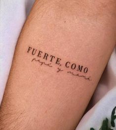 Ideas Tatuajes Mujer, Tattoos Pequeños, Handpoke Tattoo, Back Tattoo Women, Subtle Tattoos, Mom Tattoos, Simplistic Tattoos