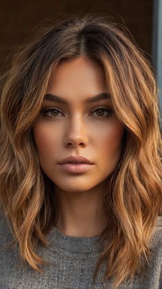 melena bob con reflejos Mid Length Brunette Hair, Haircuts For Long Hair Straight, Melena Bob, Rambut Brunette, Ponytail Hairstyles Easy, Gray Hair Highlights, Hairstyles Women, Hairdos For Short Hair, Beauty Hair Makeup