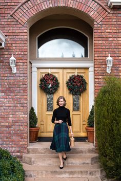 Stacy Flinner Style, Stacie Flinner Style, Winter Holiday Outfits, Denim Pumps, New England Fashion, Red Turtleneck, Tartan Skirt, Preppy Christmas