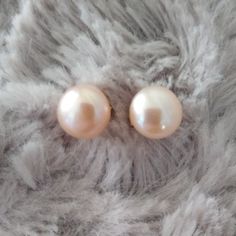 *All Proceeds Are Going Towards Ongoing Vet Care For My Beloved Service Dog, Thank You For Supporting A Great Cause* Be Sure To Check Out My Other Pearl Jewelry For Sale On My Page! I Have Some Gorgeous Pieces! Beautiful 14k Gold Natural Approx 9/10mm Blush Pink With Rainbow Nacre Akoya Pearl Stud Earrings Phenomenal Shade Of Pink With Gorgeous Multicolored Undertones + Fabulous Luster & Shine! Backs & Posts Are Solid 14k Gold, Backs Are Hallmarked 14k Includes Butterfly Backs Pearls Are Matched Zales Jewelry, Jewelry For Sale, Service Dog, Akoya Pearls, Pearl Stud Earrings, Pearl Studs, Earring Gifts, Pearl Jewelry, Pink And Gold