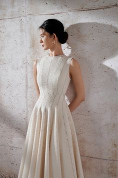 Accordion Skirt, Lines Design, Simple Wedding Dress, Golden Thread, 파티 드레스, Modest Fashion Outfits, Simple Wedding, Mode Inspiration