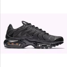 New In Box Mens Air Max Tn Triple Black Size 9 Cool Nike Shoes, Air Max Plus Tn, Nike Fashion Shoes, Sport Shoes Fashion, Tenis Nike, Nike Air Jordan Retro, Sneakers Running, Mens Nike Air, Nike Air Max Plus